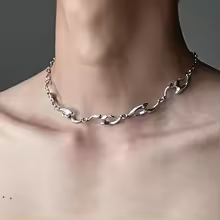 Metal Rivet Pointed Choker Necklace